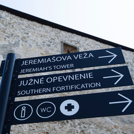 Zväčšiť fotografiu - Trenčiansky hrad sprístupnený už aj cez južné opevnenie! - 20180605_TN_Juzne_opevnenie_foto_Radovan_Stoklasa_060w