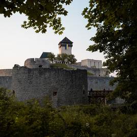 Zväčšiť fotografiu - Trenčiansky hrad sprístupnený už aj cez južné opevnenie! - TSK_KD_TN hrad južné opevnenie (2)