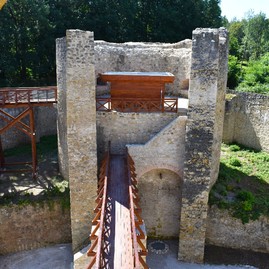 Zväčšiť fotografiu - Trenčiansky hrad sprístupnený už aj cez južné opevnenie! - Zdroj Trenčianske muzeum 1