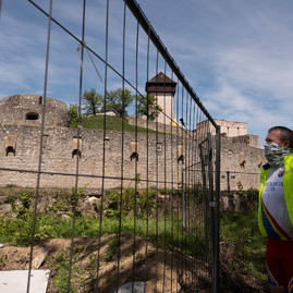 Zväčšiť fotografiu - Trenčiansky hrad už od polovice leta môžete navštíviť aj z jeho južnej strany - 20200507_TSK_TN_003w