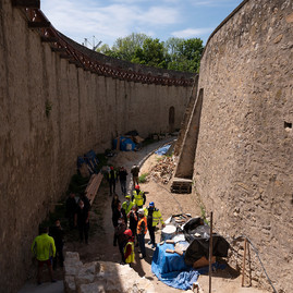 Zväčšiť fotografiu - Trenčiansky hrad už od polovice leta môžete navštíviť aj z jeho južnej strany - 20200507_TSK_TN_042w
