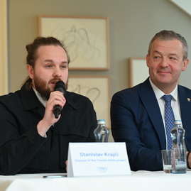 Zväčšiť fotografiu - Trenčín sa pripravuje na najväčšiu udalosť roka