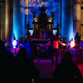 Zväčšiť fotografiu - Trenčín vo svetle reflektorov