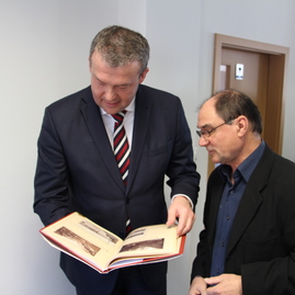 Týždeň slovenských knižníc na župe odštartovali prijatím významných literátov trenčianskeho kraja - IMG_3899