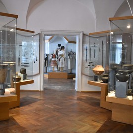 Zväčšiť fotografiu - Uhádnete, aký krok pomohol trenčianskemu múzeu dosiahnuť rekordnú návštevnosť? - expozice zupny dom