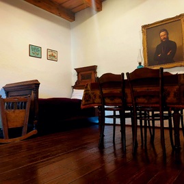 Zväčšiť fotografiu - Uhádnete, aký krok pomohol trenčianskemu múzeu dosiahnuť rekordnú návštevnosť? - rodny-dom-ludovita-stura-a-alexandra-dubceka-uhrovec