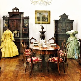 Zväčšiť fotografiu - Uhádnete, aký krok pomohol trenčianskemu múzeu dosiahnuť rekordnú návštevnosť? - slachticke-sidlo-rodu-ambro-kuria-ambrovec-beckov