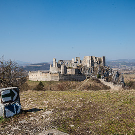 Zväčšiť fotografiu - Unikátne tabule odhaľujú zašlú slávu siedmich krajských hradov a zrúcanín - TSK_tabule KOCR_Beckov_mini (44 of 44)