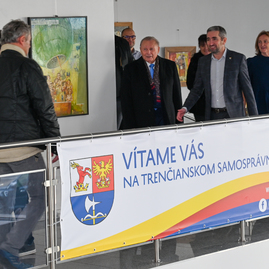 Zväčšiť fotografiu - V knižnici pribudli vzácne nepredajné knihy od bývalého prezidenta - DSC_9809