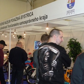 V poradí 17. ročník výstavy motocykel priniesol premiéru považskobystrických motoriek v hlavnom meste - P11005631