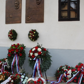 V uhrovci si pripomenuli 95. výročie narodenia rodáka a predstaviteľa pražskej jari - Uhrovec1