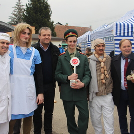 Víkend v trenčianskom kraji ovládli fašiangy, zabíjačkové špeciality a masky - IMG_4922