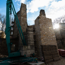 Zväčšiť fotografiu - Výstrel z trebuchetu slávnostne otvoril zrekonštruovanú južnú časť hradieb - TREBUCHET_priebeh_Stoklasa(5)