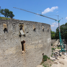 Zväčšiť fotografiu - Výstrel z trebuchetu slávnostne otvoril zrekonštruovanú južnú časť hradieb - TREBUCHET_priebeh prác (1)