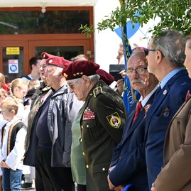 Zväčšiť fotografiu - Významného dňa pre obec drietoma sa zúčastnil aj trenčiansky župan