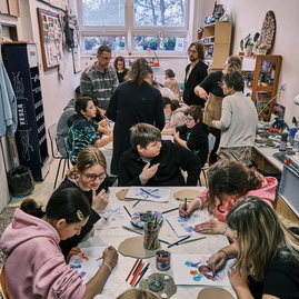 Zväčšiť fotografiu - Žiaci spojených škôl sa zahrali na paleontológov