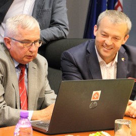 Do kraja zavítala vzácna návšteva zo švajčiarska; prezrela si župné nemocnice - IMG_5819