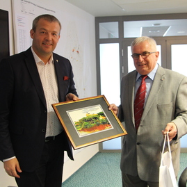 Do kraja zavítala vzácna návšteva zo švajčiarska; prezrela si župné nemocnice - IMG_5860
