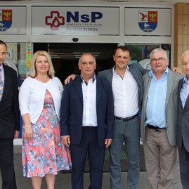 Do kraja zavítala vzácna návšteva zo švajčiarska; prezrela si župné nemocnice - IMG_6041