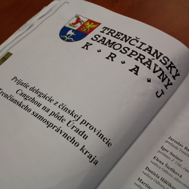 Na pôdu župného úradu v trenčíne zavítala delegácia z číny - IMG_3362