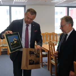 Zväčšiť fotografiu - Na župný úrad zavítal francúzsky veľvyslanec - IMG_5798