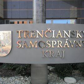 Zväčšiť fotografiu - Partnerským regiónom trenčianskej župy je už aj ukrajinský černihiv - 46495558_2323683194369471_5815125327801745408_o