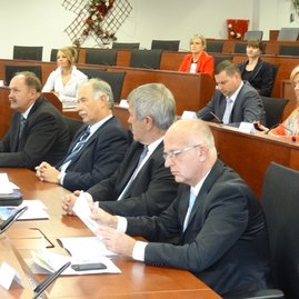 Pracovné rokovanie zástupcov trenčianskeho samosprávneho kraja a rady zlínskeho kraja - DSC02438