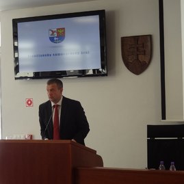 Pracovné rokovanie zástupcov trenčianskeho samosprávneho kraja a rady zlínskeho kraja - DSC02469