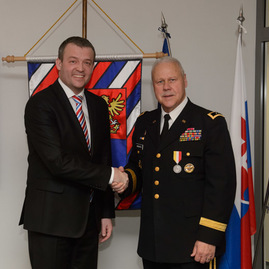 Predseda j. baška prijal amerického generálmajora r. m. umbargera - 2
