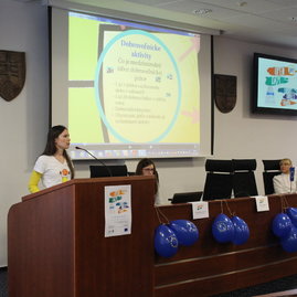 Stovka mladých o krok bližšie k možnostiam študijných pobytov, stáží a dobrovoľníctva - rsz_img_6785