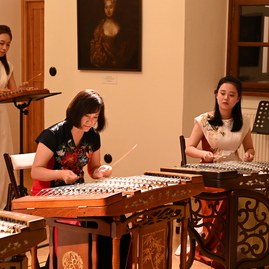 Zväčšiť fotografiu - Tóny čínskeho cimbalu rozozvučali draškovičov kaštieľ