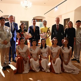 Zväčšiť fotografiu - Tóny čínskeho cimbalu rozozvučali draškovičov kaštieľ