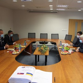 Zväčšiť fotografiu - Trenčiansky župan prijal ukrajinského veľvyslanca - IMG_0030
