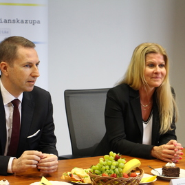 Trenčiansky župan privítal na pôde úradu tsk britského veľvyslanca - IMG_2308