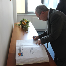 Trenčiansky župan privítal na pôde úradu tsk gruzínsku delegáciu - IMG_4592