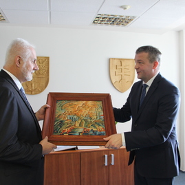 Trenčiansky župan sa dnes prvýkrát stretol s novozvoleným hejtmanom juhomoravského kraja bohumilom šimekom - IMG_2601