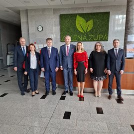 Zväčšiť fotografiu - Trenčiansky župan sa stretol s českým veľvyslancom - 20230412_110342