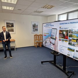Zväčšiť fotografiu - Trenčiansky župan sa stretol s českým veľvyslancom - 20230412_122000