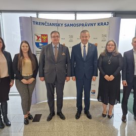 Zväčšiť fotografiu - Trenčiansky župan sa stretol s maďarským veľvyslancom - 20230331_135427