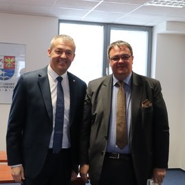 Zväčšiť fotografiu - Trenčiansky župan sa stretol s maďarským veľvyslancom - IMG_5992
