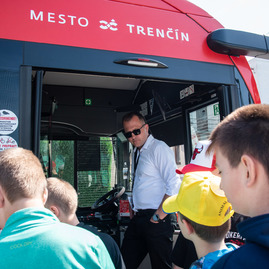 Zväčšiť fotografiu - Bezpečnosť detí je pre rodičov prioritou