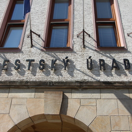 Zväčšiť fotografiu - Členovia strategicko-plánovacieho regiónu novomestského okresu diskutovali o projektových zámeroch - IMG_0005