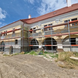 Zväčšiť fotografiu - Draškovičov kaštieľ sa stal náleziskom archeologických artefaktov - 20230721_125945