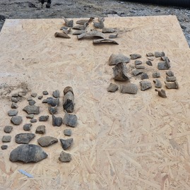 Zväčšiť fotografiu - Draškovičov kaštieľ sa stal náleziskom archeologických artefaktov - 20230721_131222