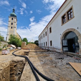 Zväčšiť fotografiu - Draškovičov kaštieľ sa stal náleziskom archeologických artefaktov - 20230721_131657