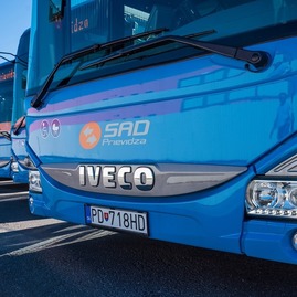 Zväčšiť fotografiu - Enviro aktivity z dielne župy pokračujú, modré autobusy dnes vozia cestujúcich za 10 centov - 123719947_1207362336330976_2044764947951977342_o