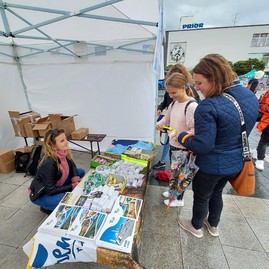Zväčšiť fotografiu - Enviro aktivity zaplnili námestie v prievidzi - 20220920_105131