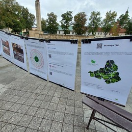 Zväčšiť fotografiu - Enviro aktivity zaplnili námestie v prievidzi - 20220920_105745