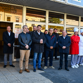Zväčšiť fotografiu - Gastrocentrum pod brezinou čaká komplexná rekonštrukcia, z pôvodnej stavby zostane len skelet - DSC_2497