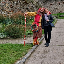 Zväčšiť fotografiu - Južné opevnenie a čerešňový sad v sobotu 1.10.2022 ožili - Cer2_resize